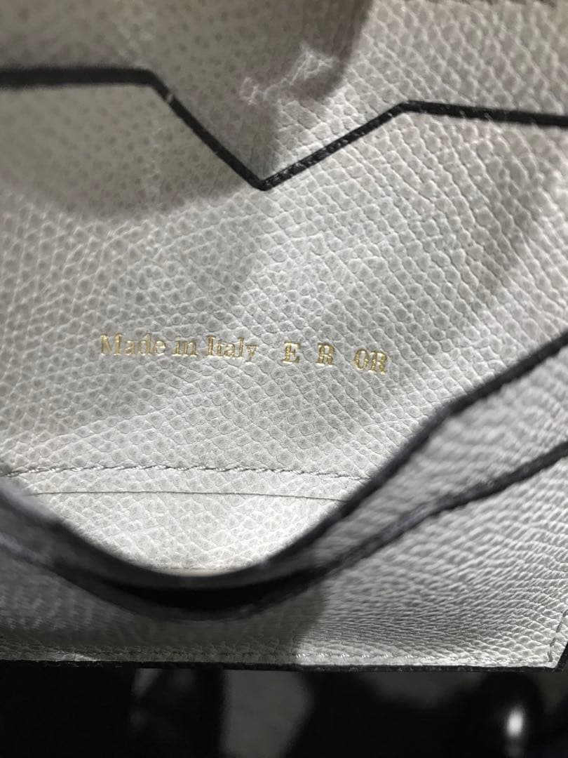 ヴァレクストラ　Valextra マネークリップ　カード入れ6枚　グレーカラー