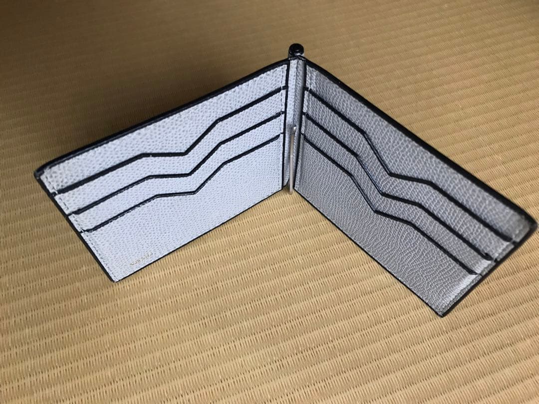 ヴァレクストラ　Valextra マネークリップ　カード入れ6枚　グレーカラー