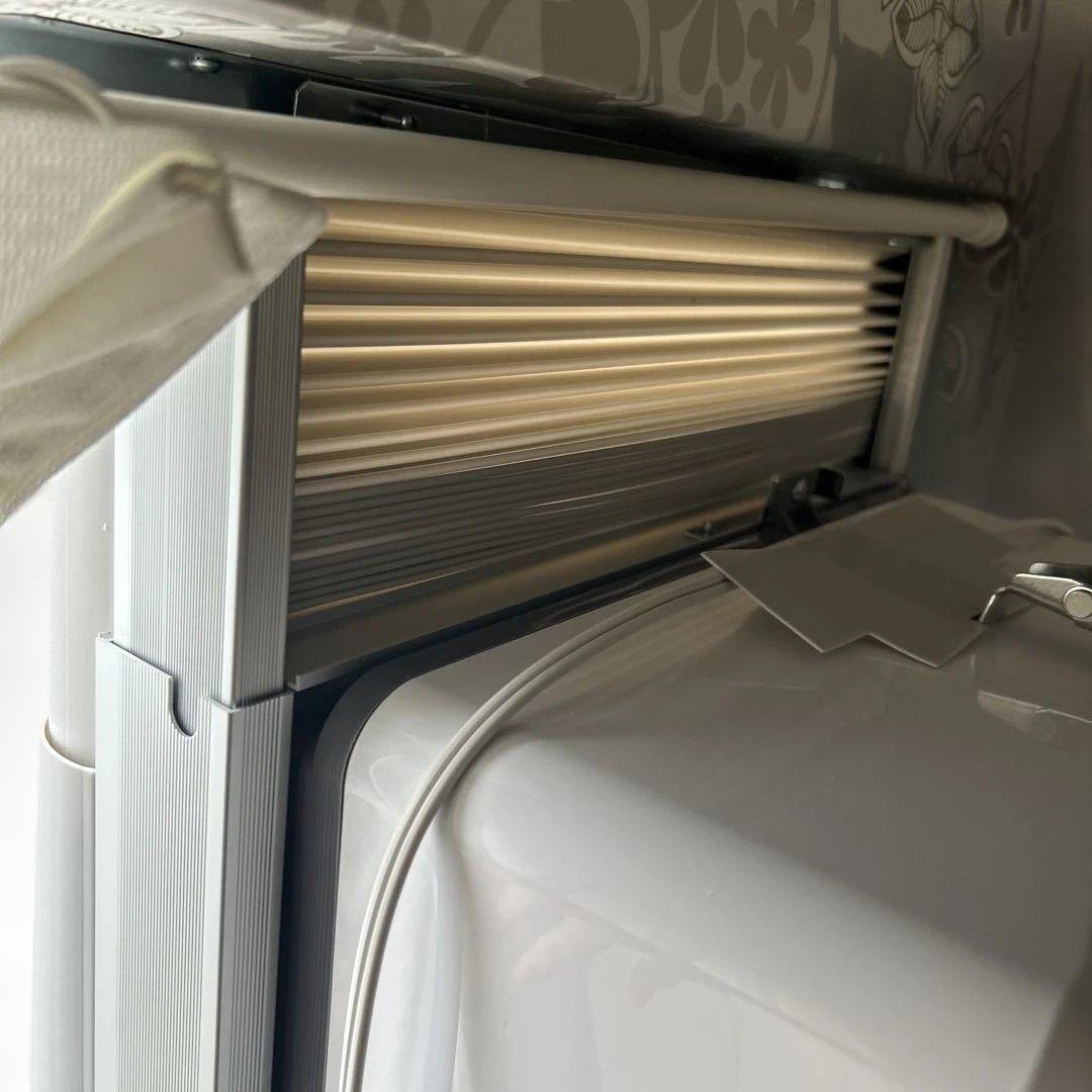 【KOIZUMI】 ルームエアコン KAW-1627 2023年製　取付枠セット