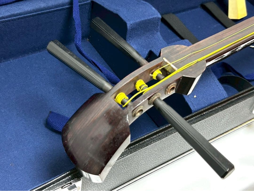 長唄三味線一式　初心者・練習用　（ハードケース・撥・小物付き）