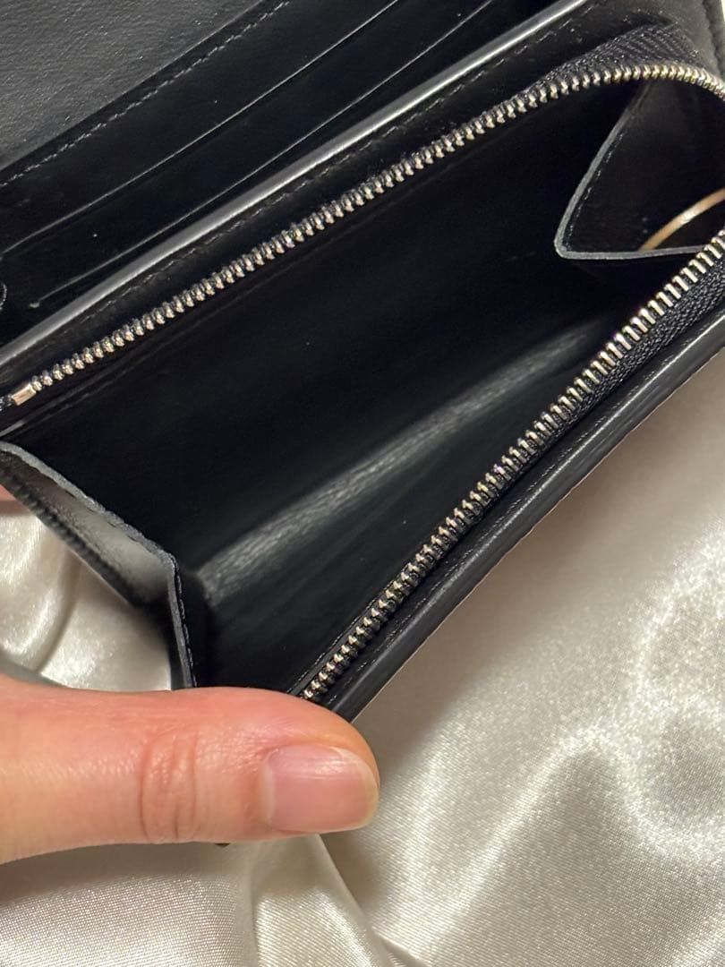 LOUIS VUITTON ポルトフォイユ・イリス　コンパクト　マヒナ　ノワール