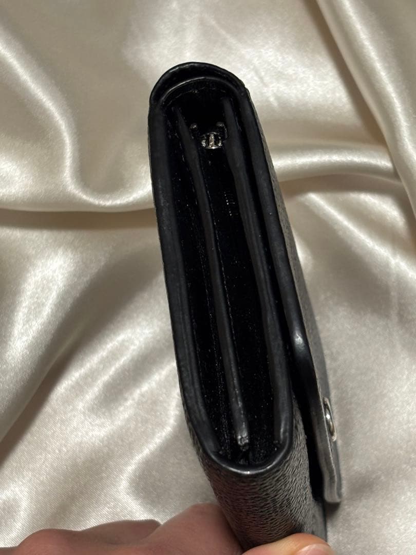 LOUIS VUITTON ポルトフォイユ・イリス　コンパクト　マヒナ　ノワール