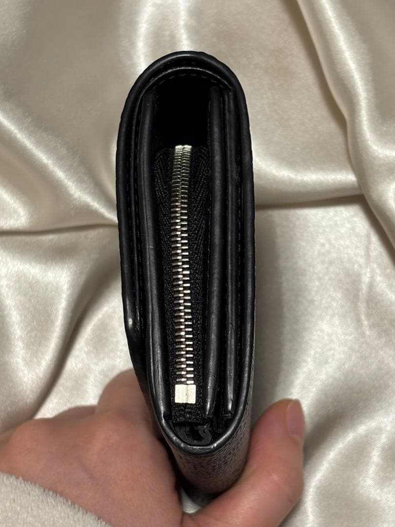 LOUIS VUITTON ポルトフォイユ・イリス　コンパクト　マヒナ　ノワール