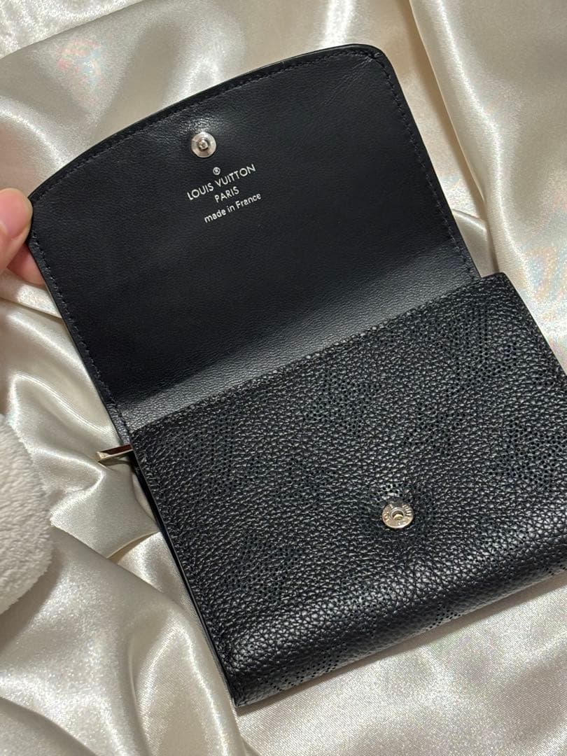 LOUIS VUITTON ポルトフォイユ・イリス　コンパクト　マヒナ　ノワール