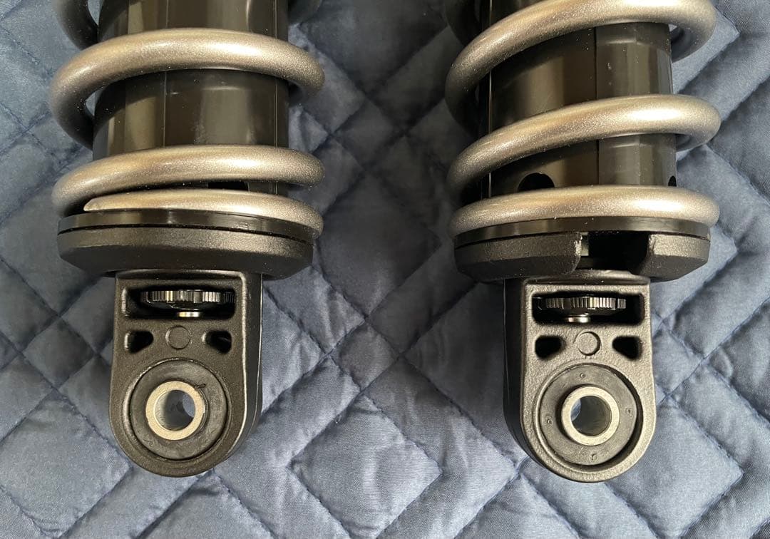 未使用　ZRX1200DAEG ダエグ　純正KYBリアサスペンション