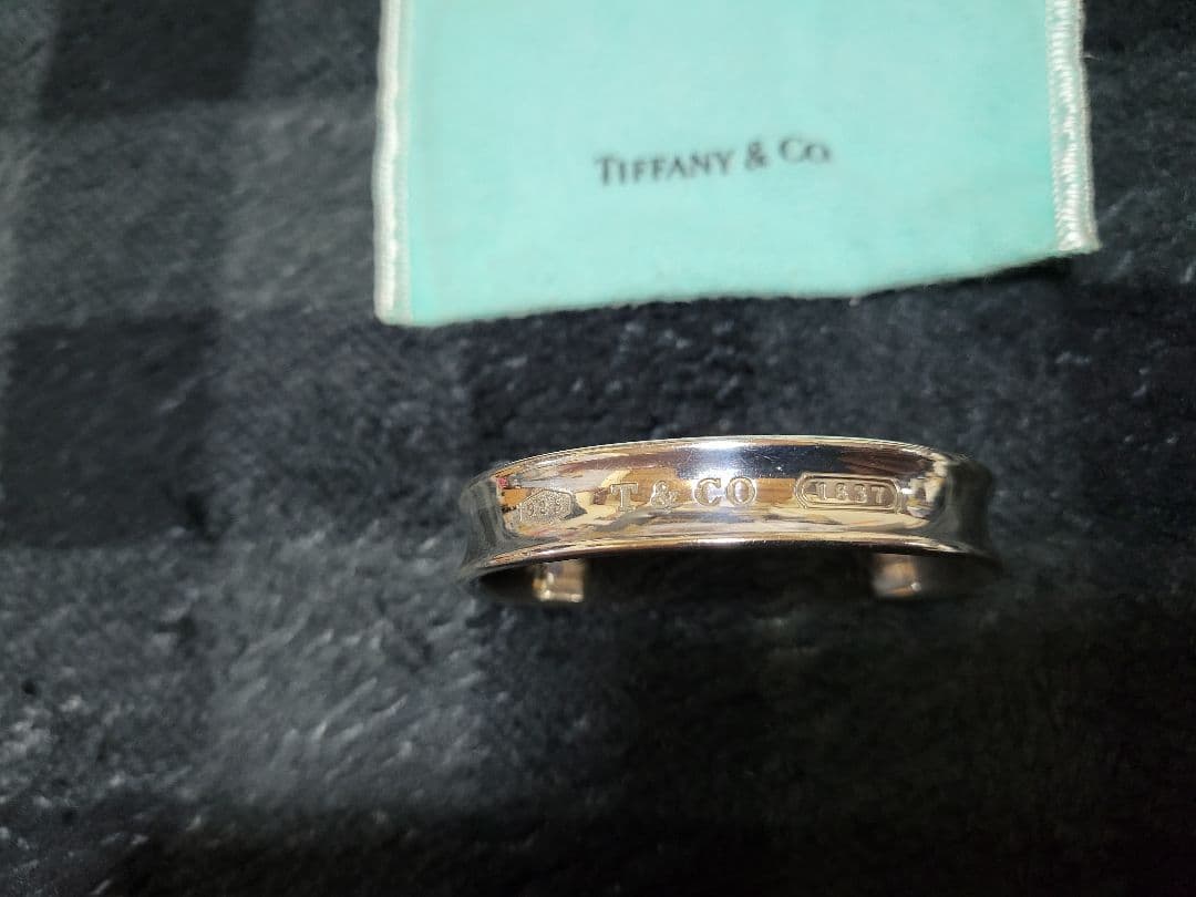 Tiffany & Co. シルバーバングル ポーチ付き