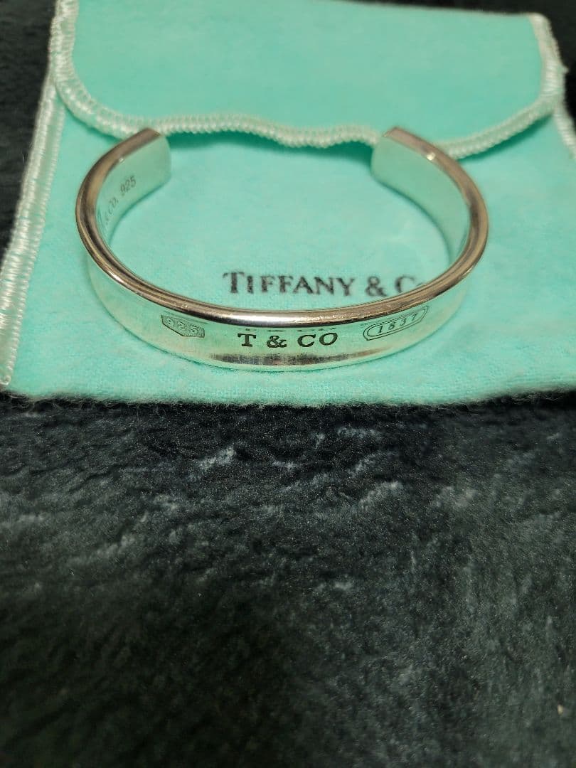 Tiffany & Co. シルバーバングル ポーチ付き