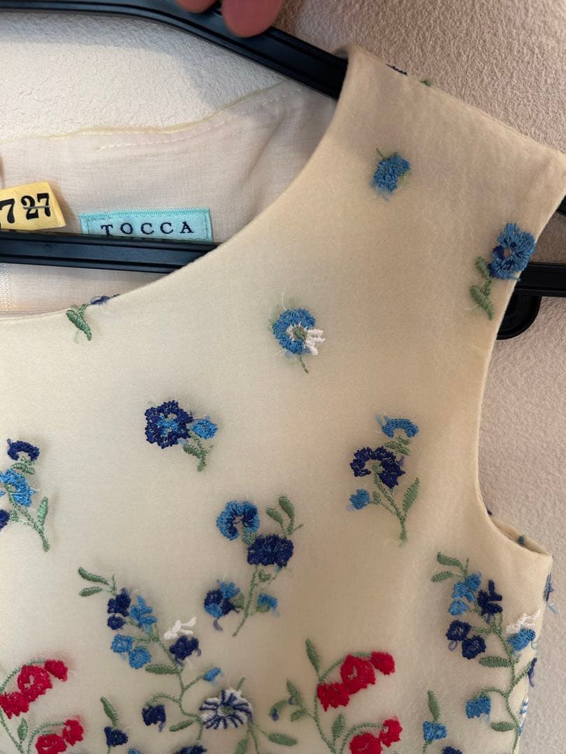 TOCCA ノースリーブ刺繍ワンピース