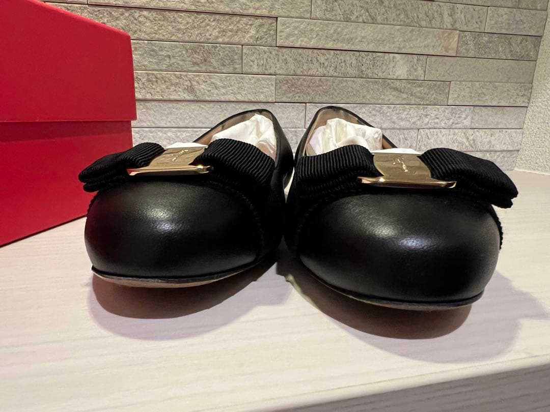 極美品　サルヴァトーレフェラガモ　フラットシューズ　バレエシューズ