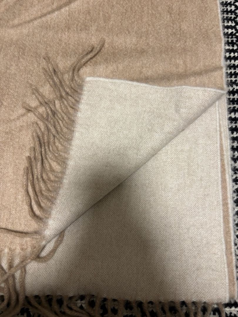 BEGG & CO ベージュ 白　大判ストール　リバーシブル