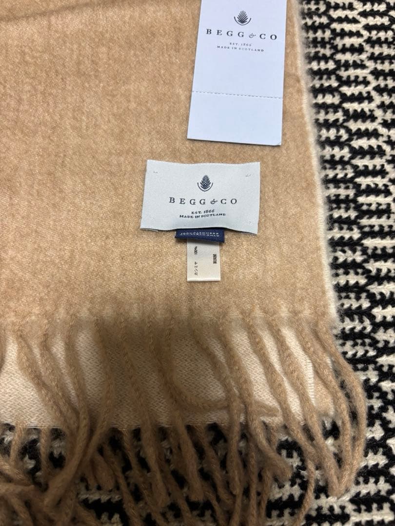 BEGG & CO ベージュ 白　大判ストール　リバーシブル