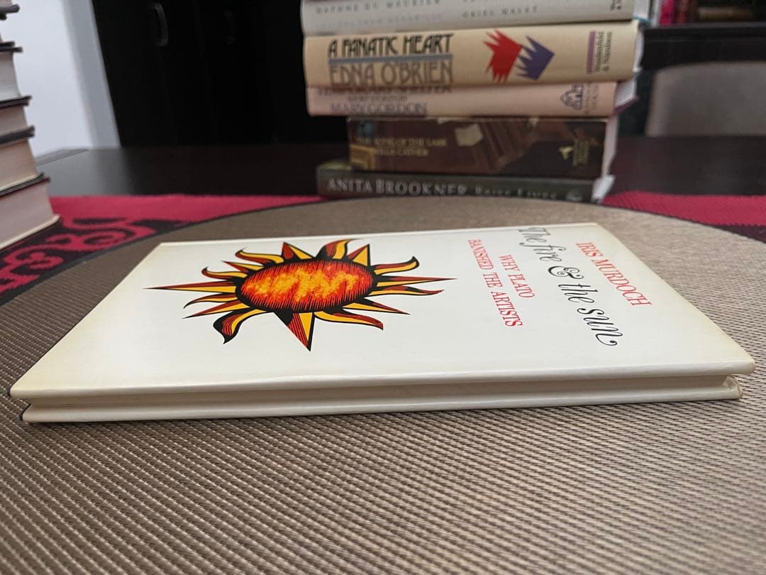 希少　Iris Murdoch The fire & the sun