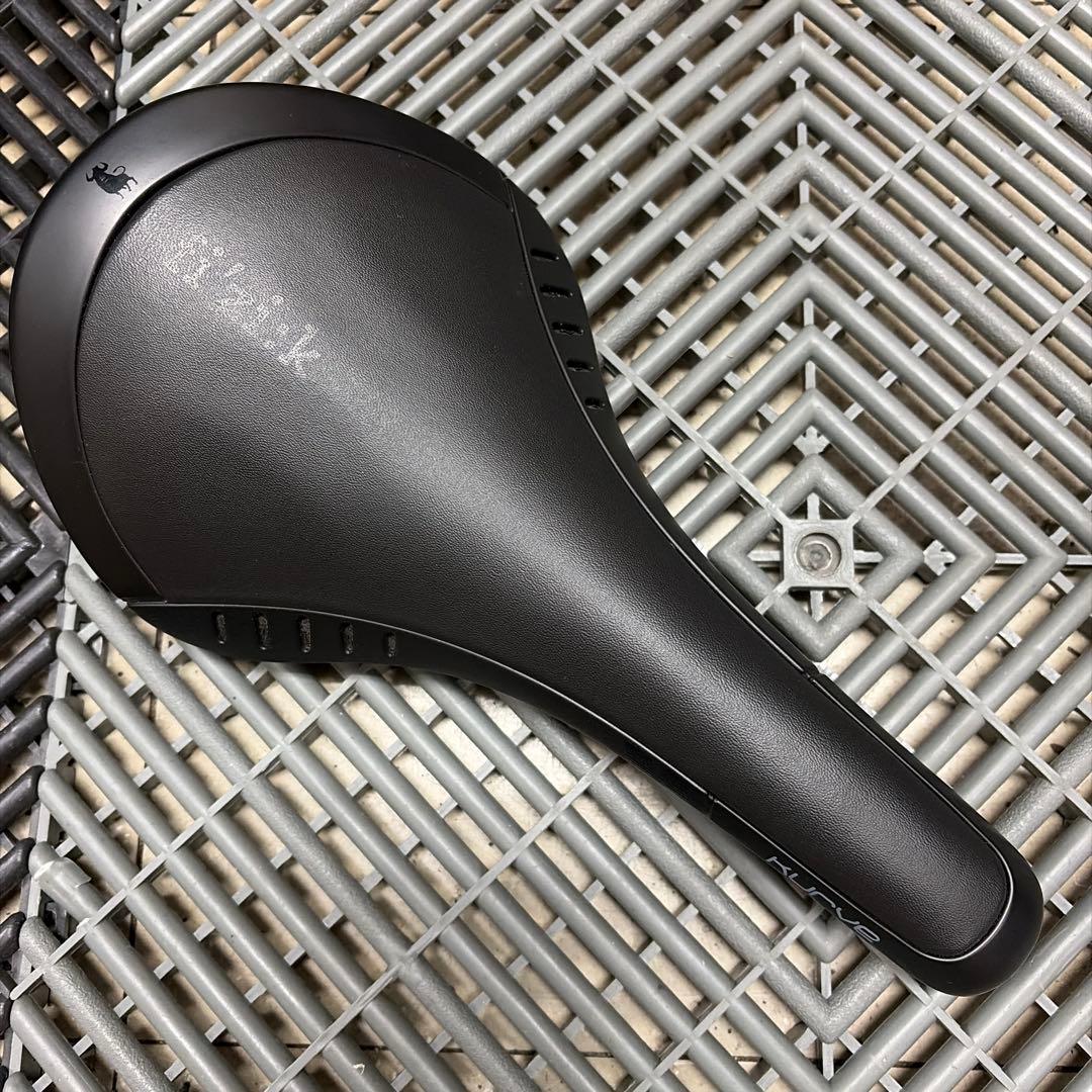 fi'zi:k Kurve Bull Aluminum フィジーク サドル