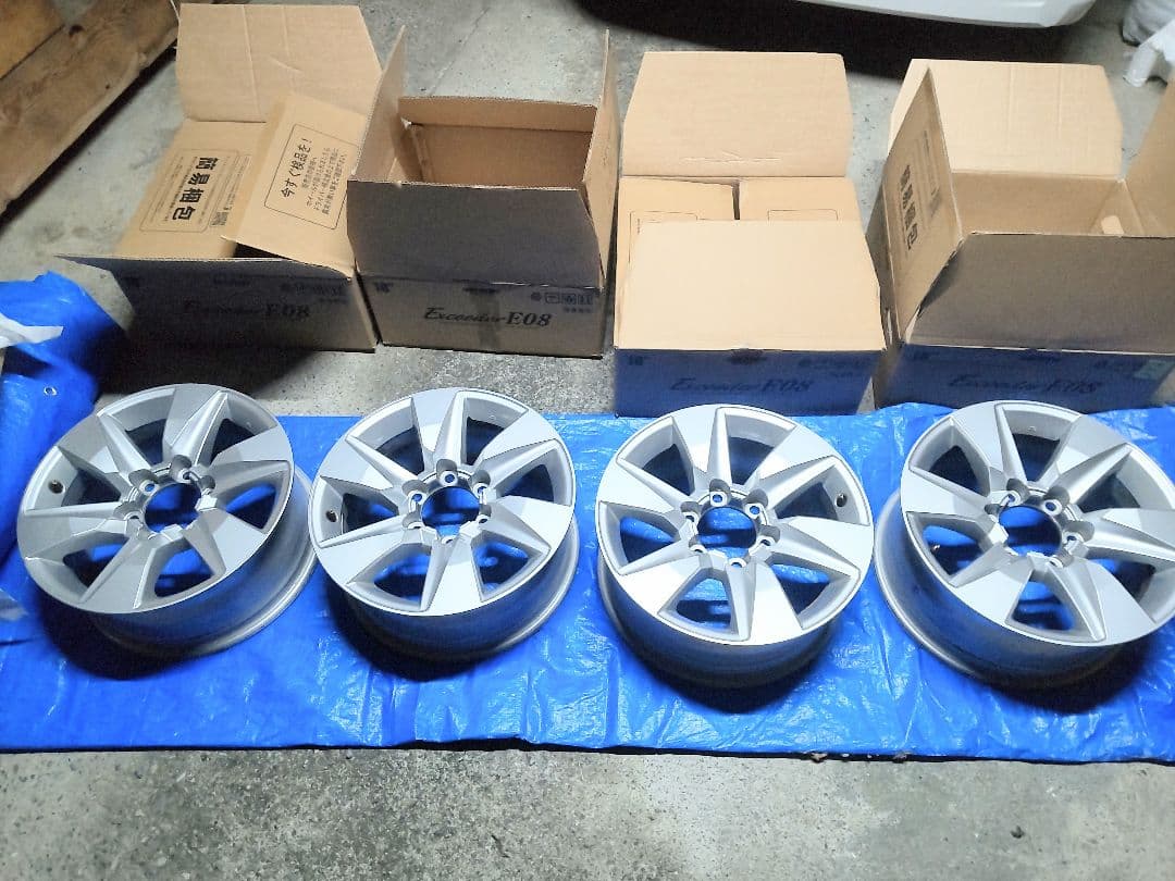 ランドクルーザープラド純正ホイール　１７インチ　１本