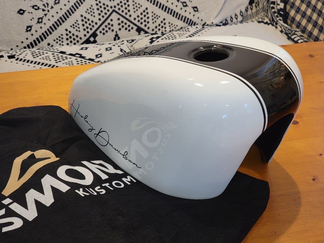 サイモンカスタム タンクカバー　ハーレースポーツスター XL1200Xなど