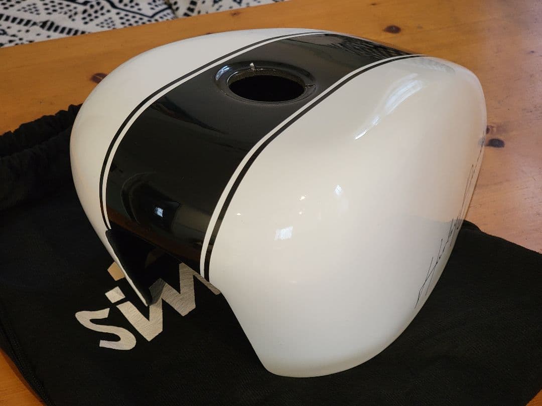 サイモンカスタム タンクカバー　ハーレースポーツスター XL1200Xなど