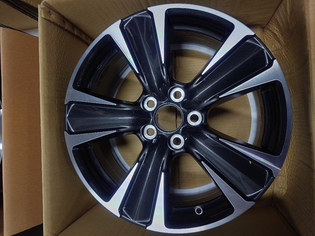 Lexus UX250h 18インチ純正ホイール