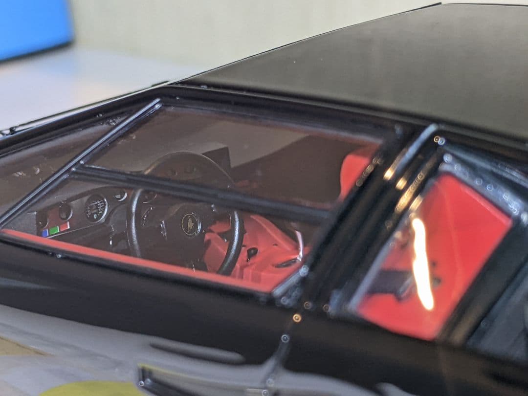 1/18 メイクアップ IDEA カウンタック LP5000S 1982