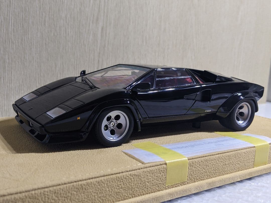 1/18 メイクアップ IDEA カウンタック LP5000S 1982