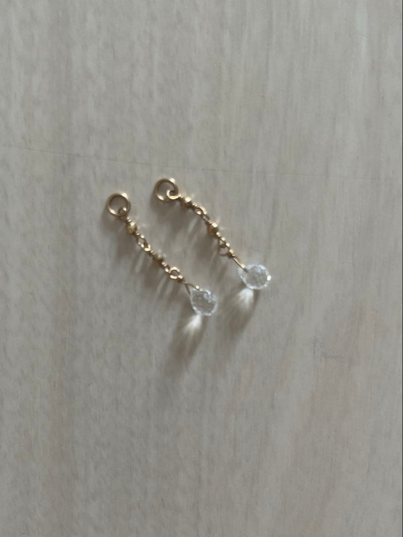 agete ドロップ型チャーム　アガット　K10 ピアス　イヤリング