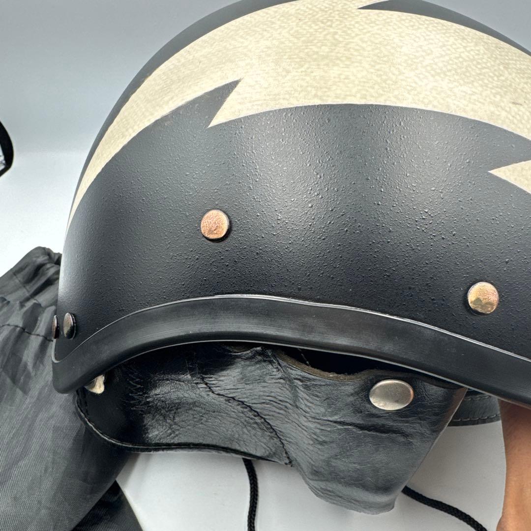 黒い稲妻模様半帽ヘルメット