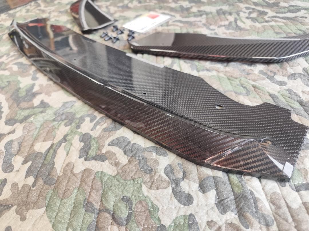 トヨタ GRヤリス（後期型）ドライカーボン製 フロントリップカバー3点セット