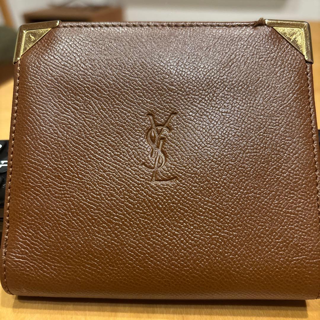 YSL ブラウンレザー 二つ折り財布　イヴ・サンローラン