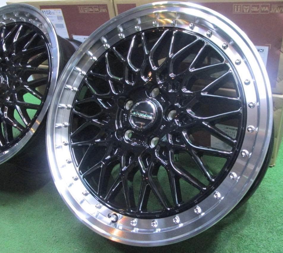 新品AMEシュタイナーFTX18インチ4本セット★ノアVOXYステップWセレナ他