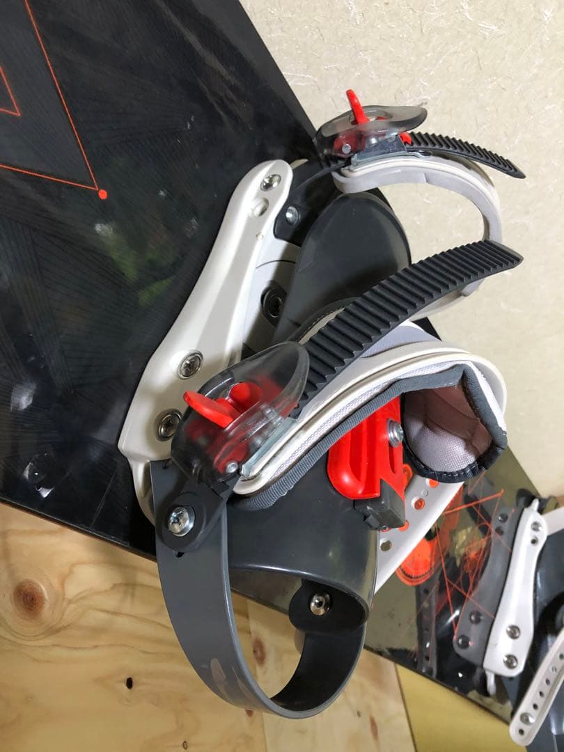 最終値引きSALOMONスノーボードビンディングセット