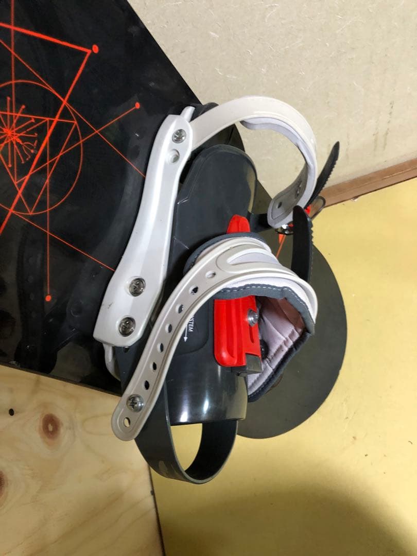 最終値引きSALOMONスノーボードビンディングセット