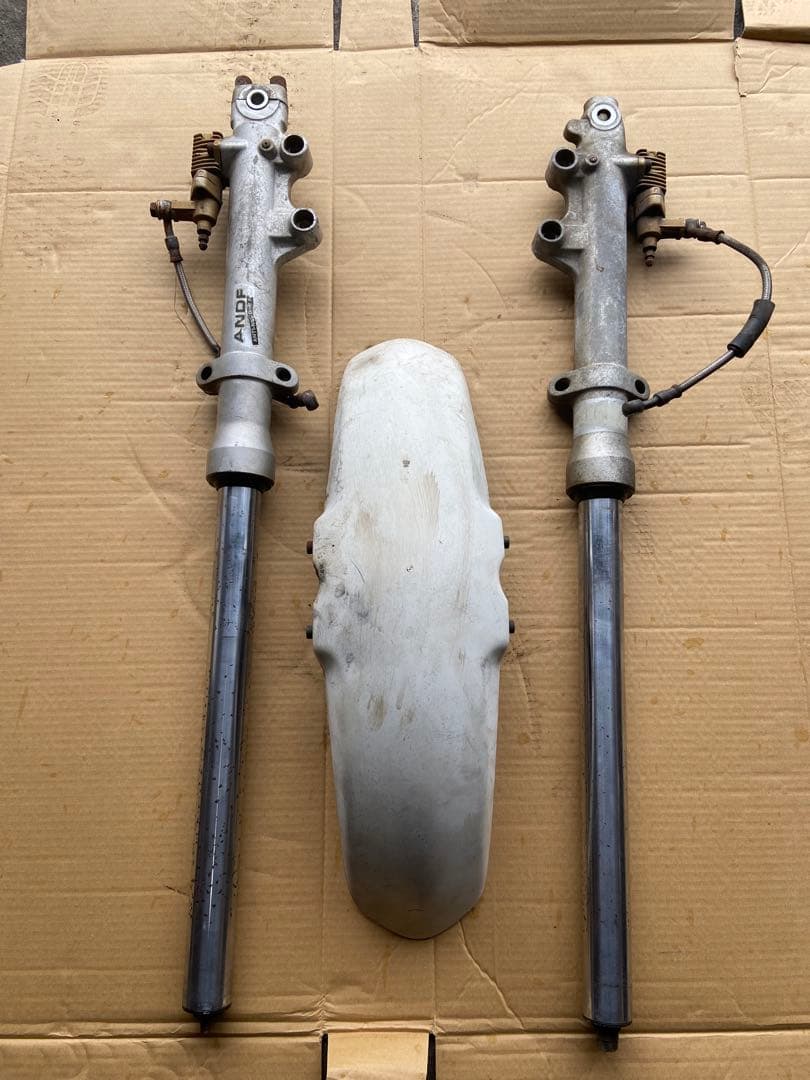 RG250 ガンマ　GJ21Aフロントフォーク フェンダー付き