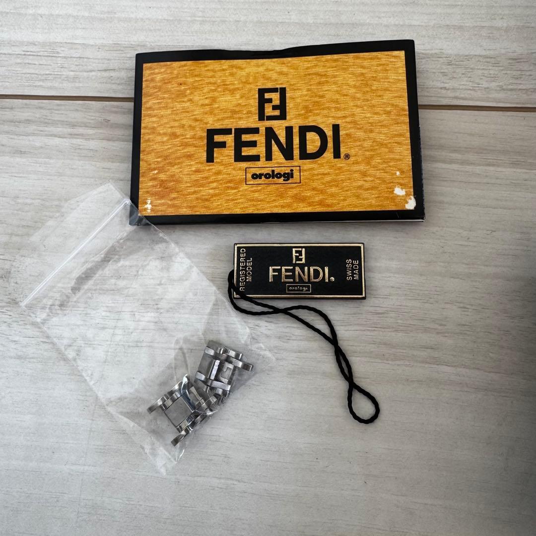 美品　FENDI フェンディ ズッカ柄 ラウンドフェイス 腕時計　レア