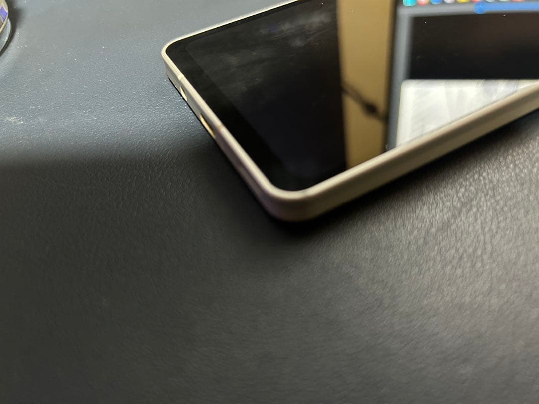 AQUOS Sense6 SH54B docomo シルバー