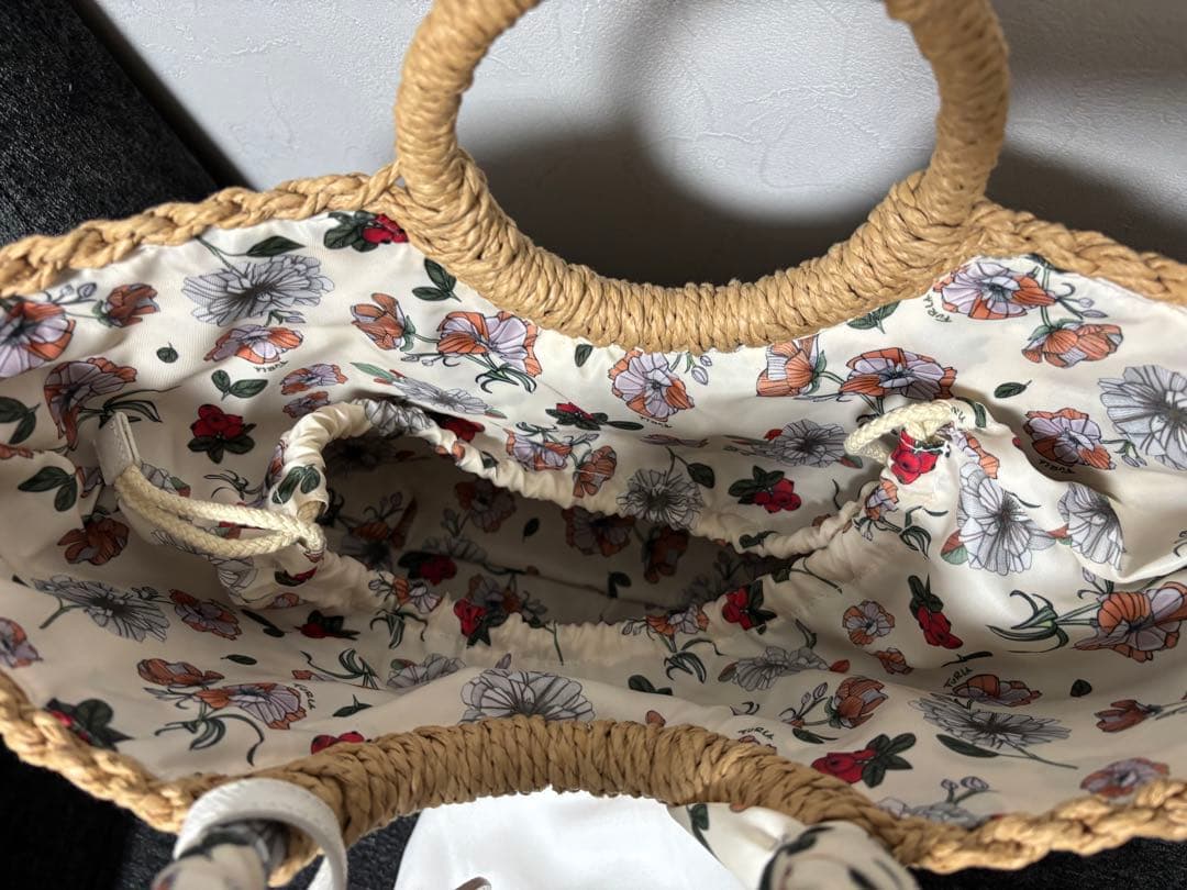 【お値下げ】FURLA かごバッグ 花柄 巾着 スカーフハンドルトート　保存袋付