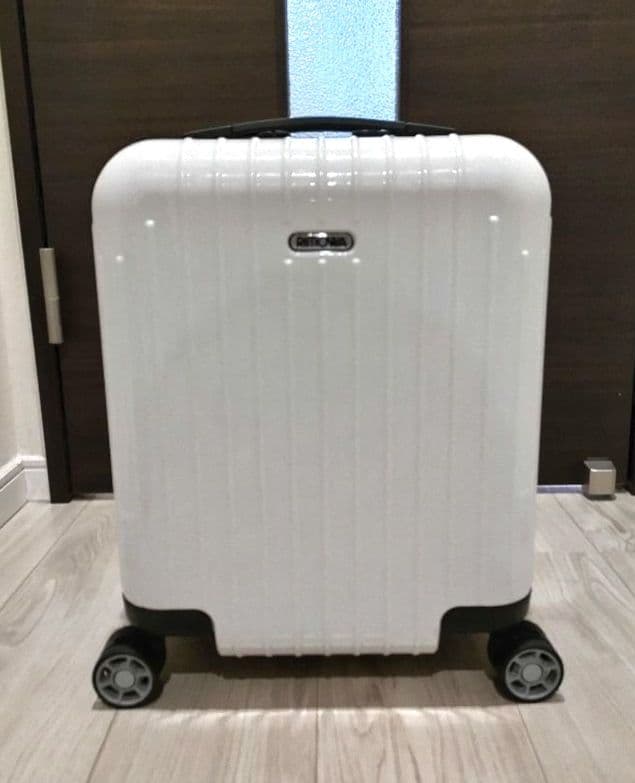 リモワ　サルサエアー　ミニ　機内持込　　ロッカーサイズ　4輪　22L　白