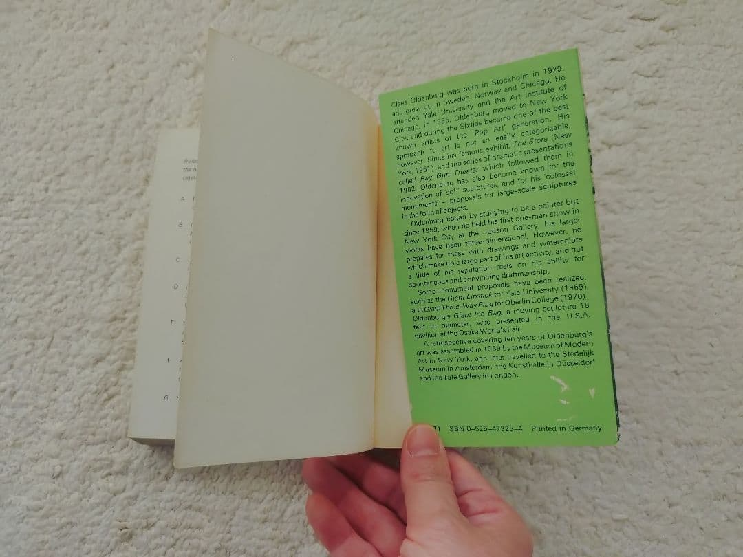 クレスオルデンバーグ Claes Oldenburg Notes in Hand