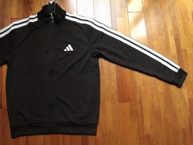 新品　adidas　ジャージ上下セット　Mサイズ