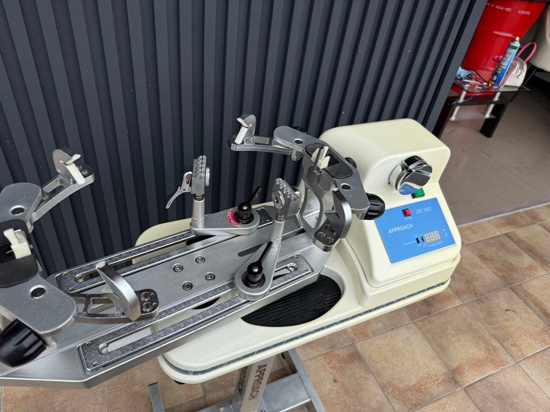 ストリングマシン （ガット張り機）自動テンション調整　メンテナンス済み