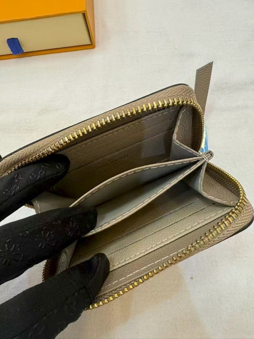 早い者勝ち！ ファスナー 財布 小銭入れ