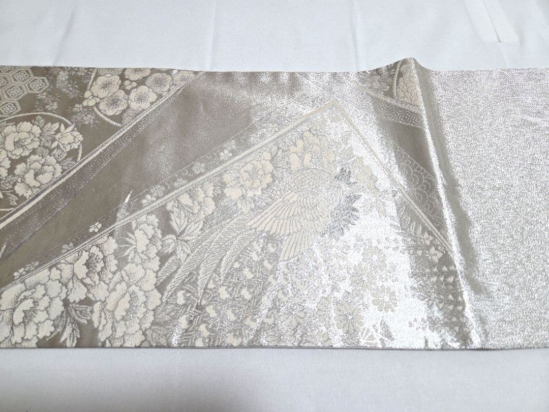 A◆着物くつろぎ 孔雀に花模様 プラチナ 銀糸 六通 正絹 フォーマルな袋帯