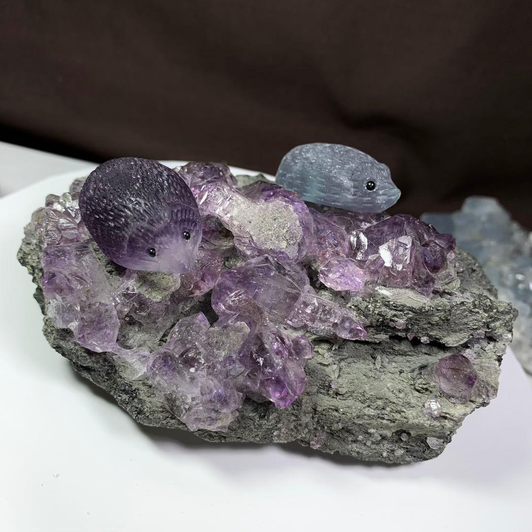 マハラシュトラ産☆アメジストクラスター掛けるフローライトハリネズミさん