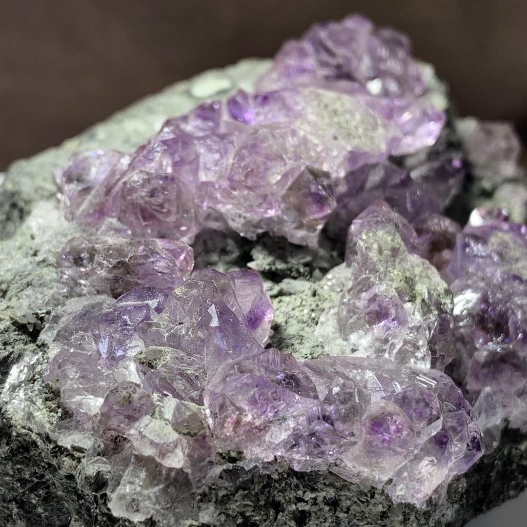 マハラシュトラ産☆アメジストクラスター掛けるフローライトハリネズミさん