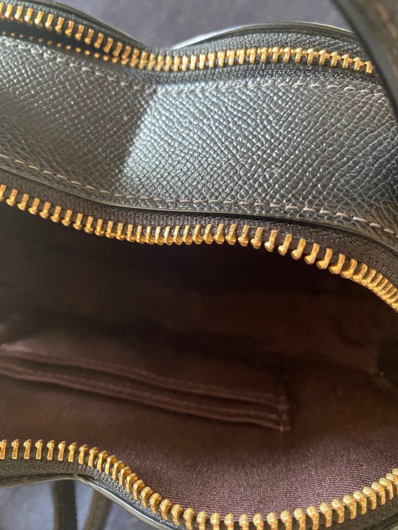 COACH ハート型ショルダーバッグ ブラック