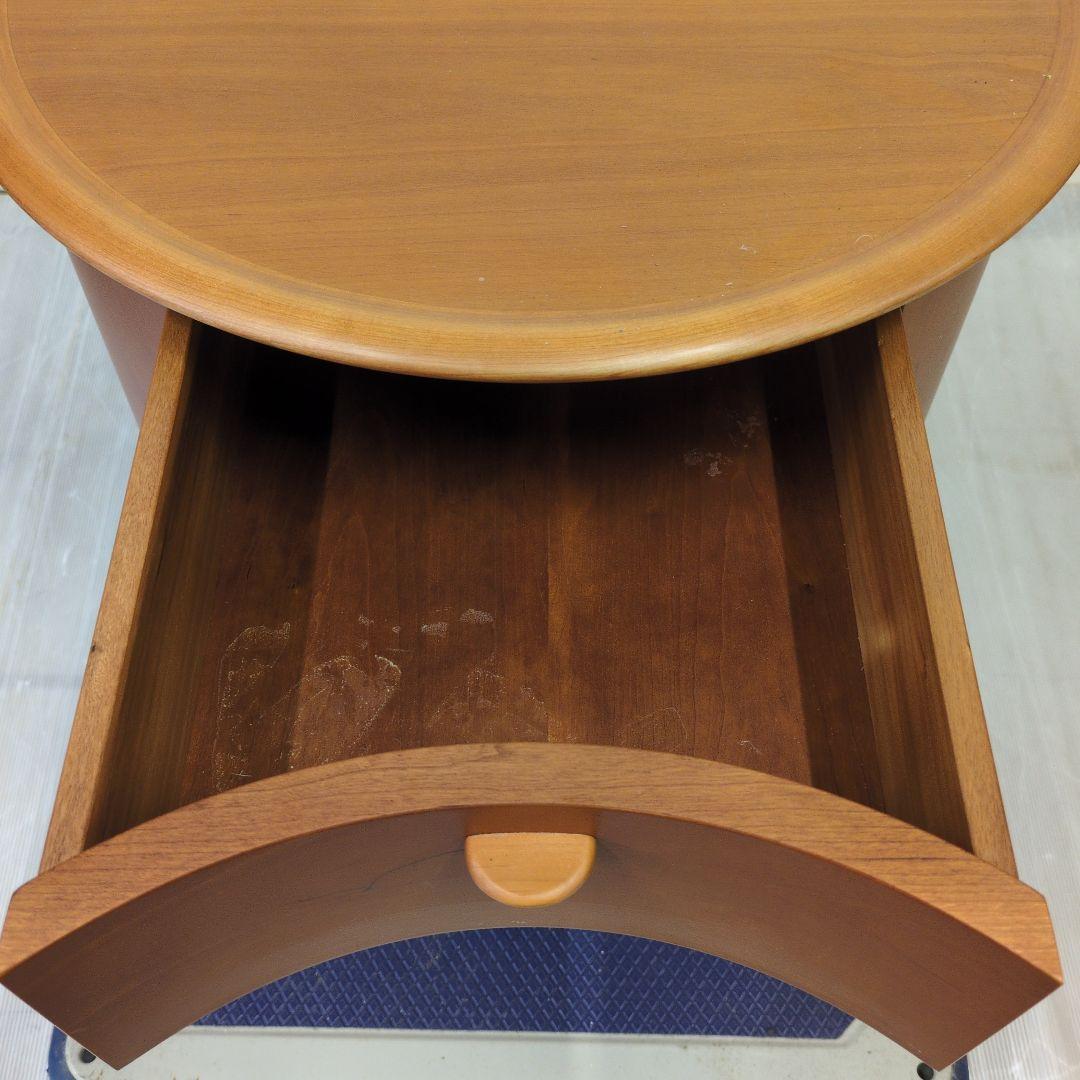 Poliform ベッドサイドキャビネット　イタリア製