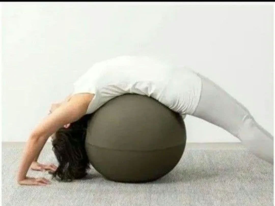 ＆MEDICAL MALLOW　バランスボール　ストレッチ　エクササイズ