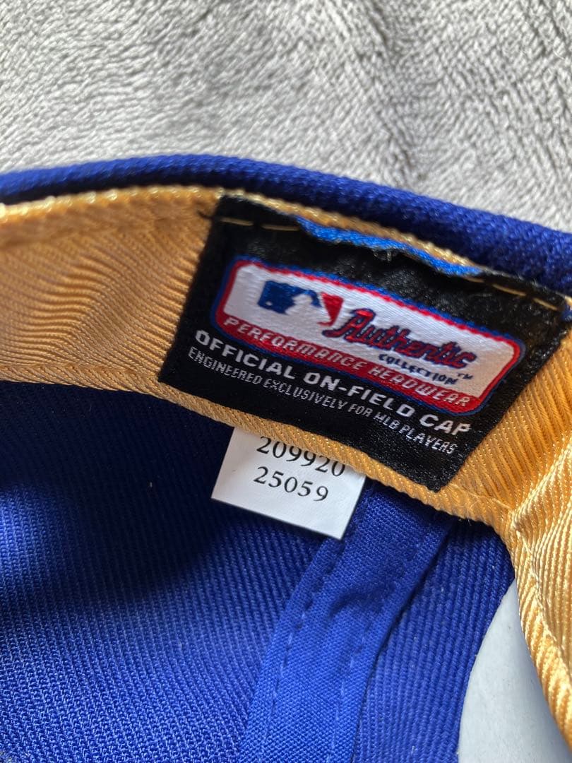 ドジャース優勝記念キャップ 9FIFTY 青　ゴールド　フリーサイズ