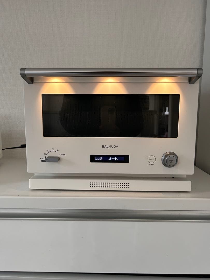 2018年製　バルミューダ オーブンレンジ　ホワイト