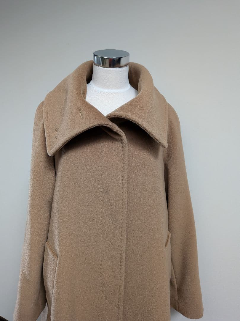 マックスマーラ ヴァージンウール コート女優襟 42 新品同様