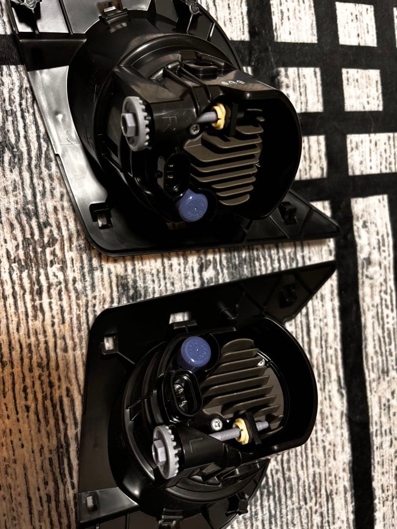 ミライース350s純正フォグランプ 2個セット メッキパーツ付きLED白！！