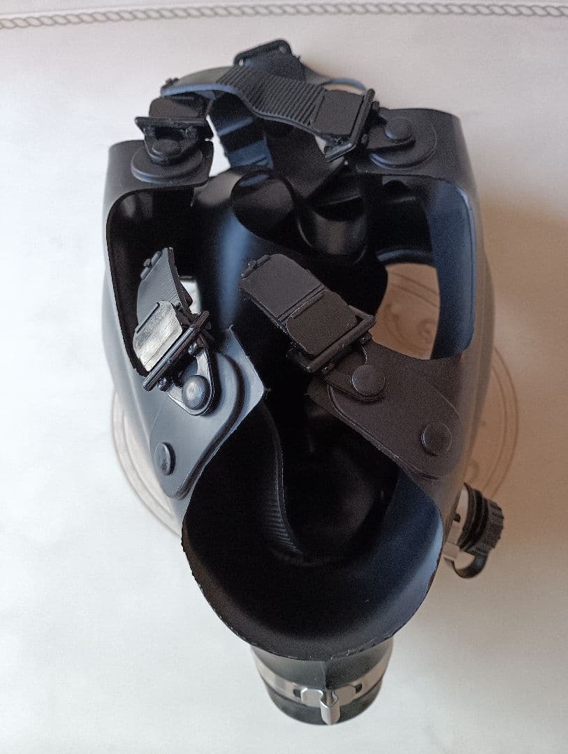 イスラエル ガスマスク＋リブリーシングシステム